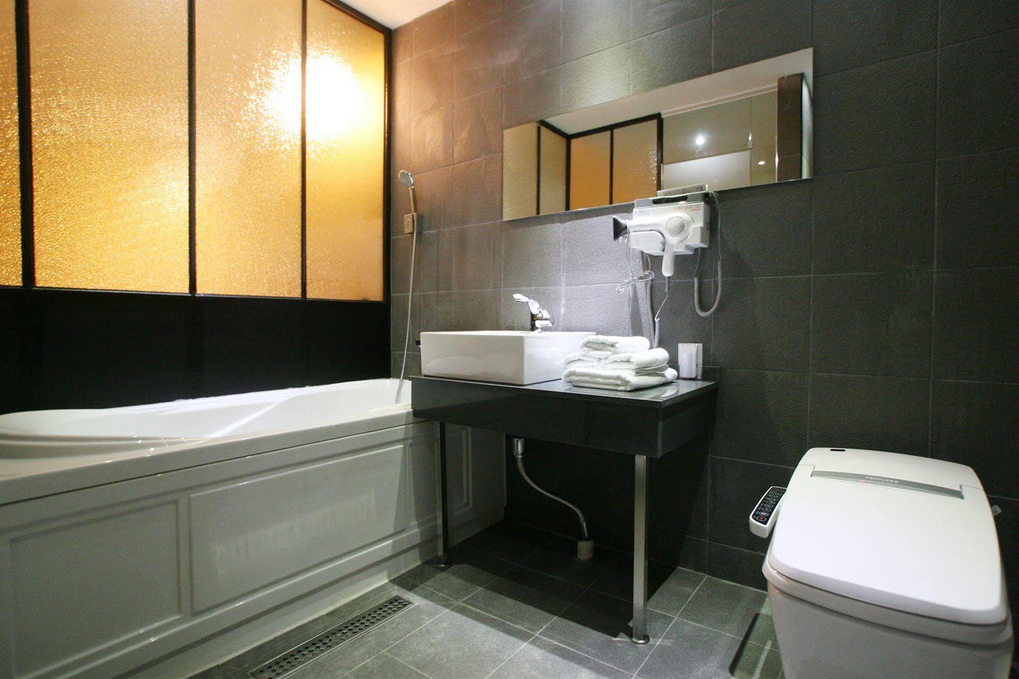 Vvalt Hotel Seoul Exterior photo